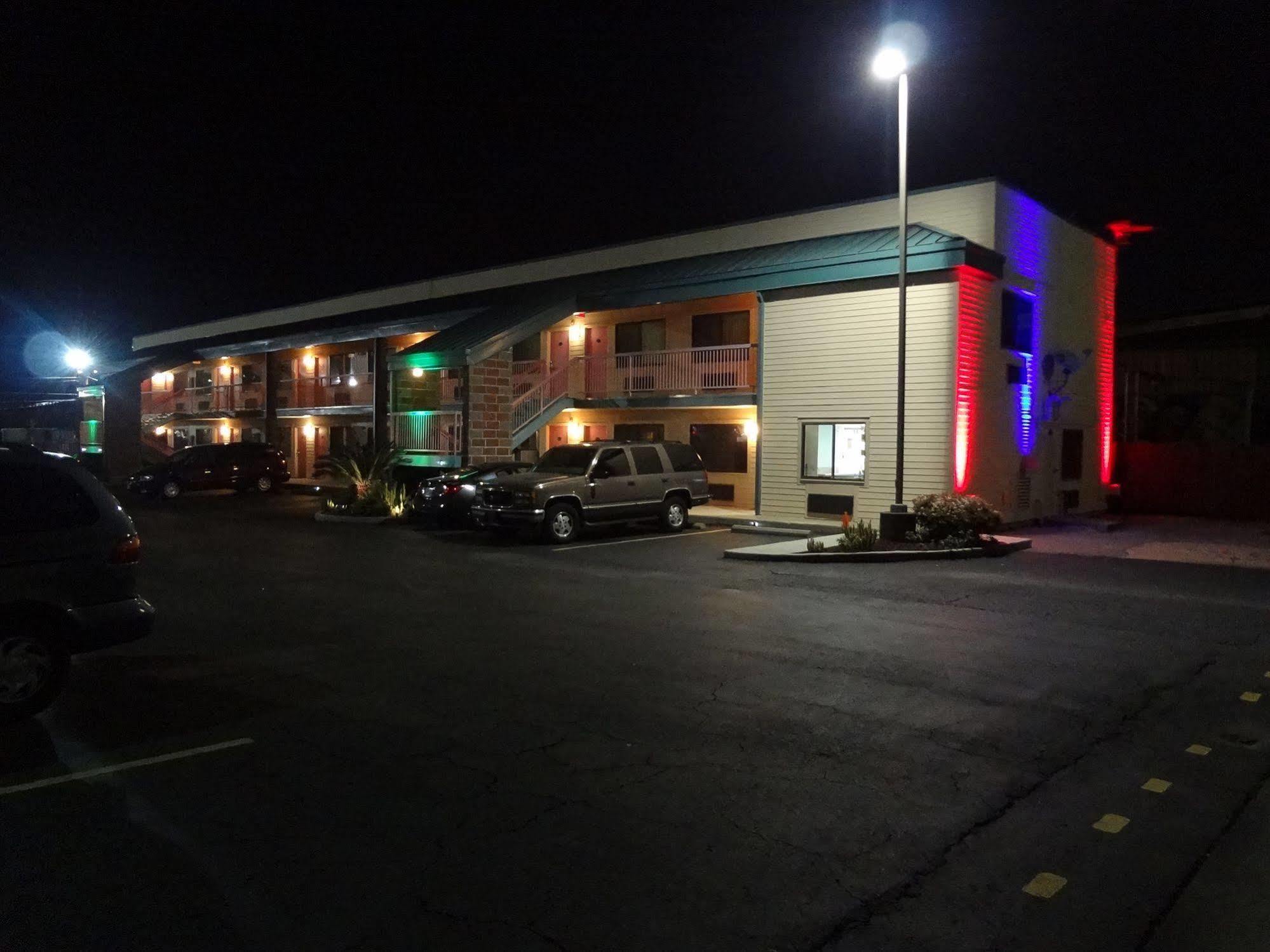 Nola Inn & Suites Nova Orleães Exterior foto